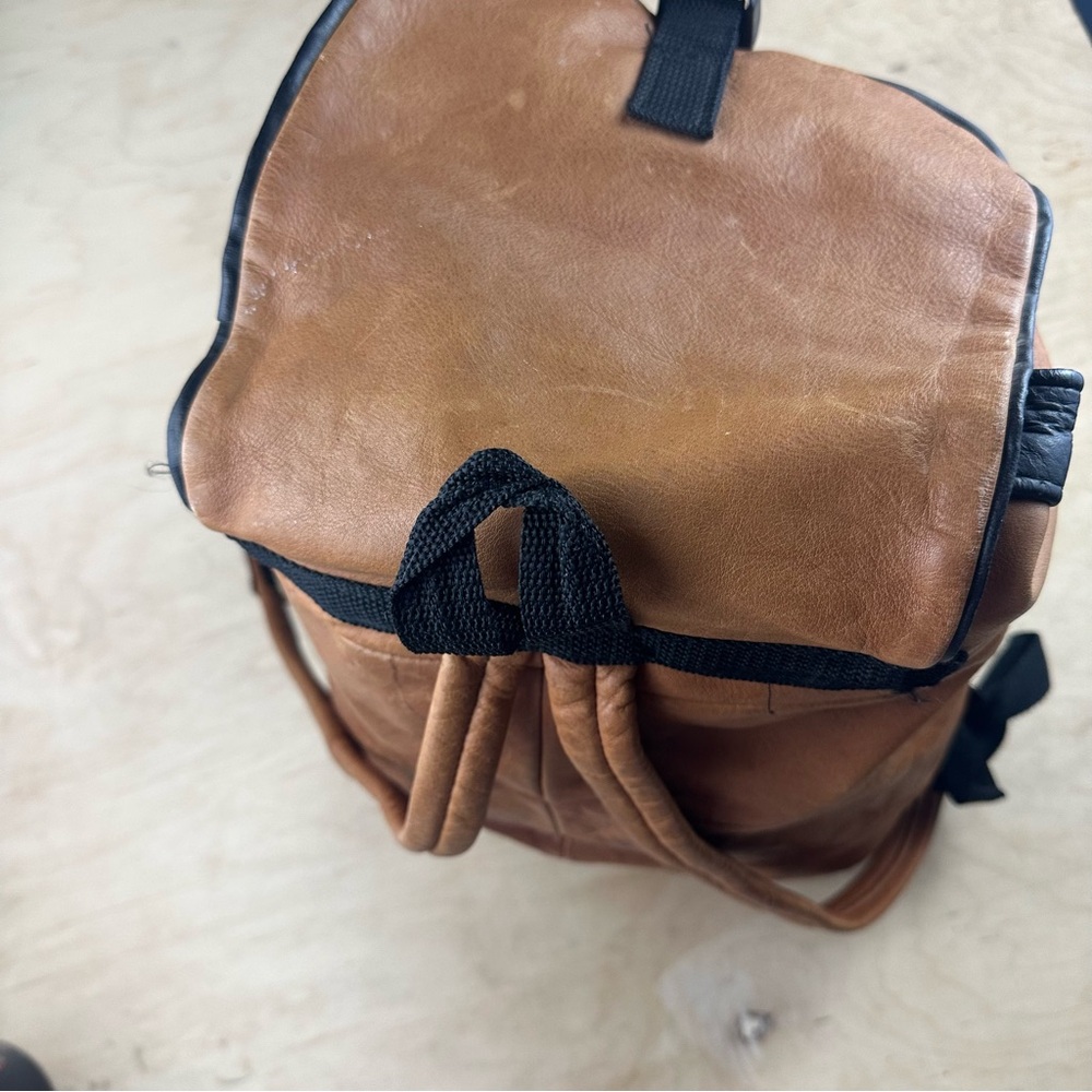 Genuine leather backpack - Picture 8 of 16